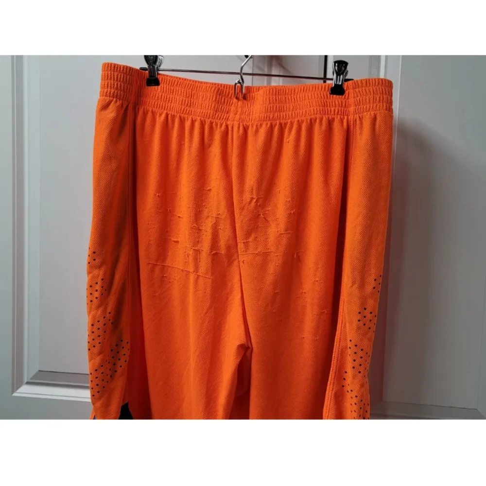 Reebok Basketball Men's Shorts Size: XL Athletic